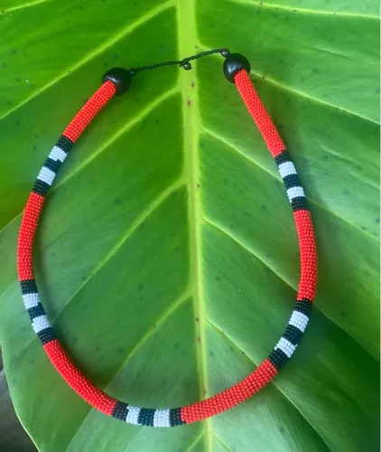 Colar coral artesanato indígena 