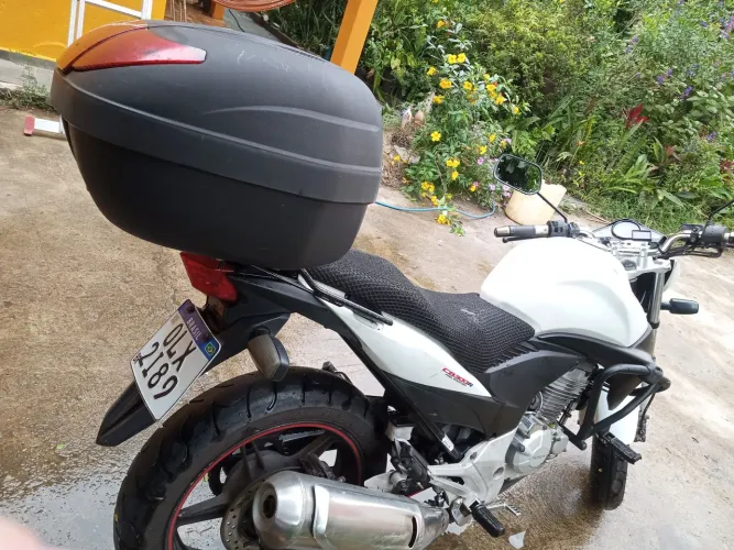 Vendo cb,300, valor 12.500