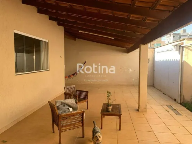 Casa à venda, 3 quartos, Santa Mônica - Uberlândia/MG - Rotina Imobiliária