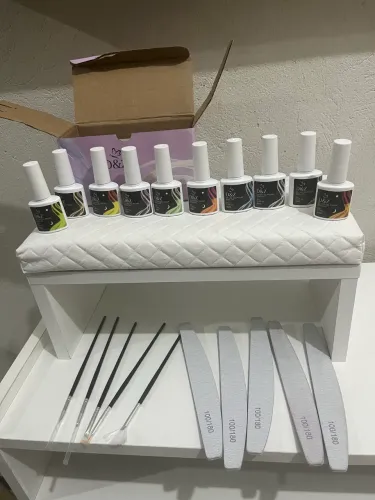 Apoio de mão + 10 esmaltes lixas e pincéis 69,99