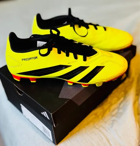 Chuteira CAMPO ADIDAS 34 Predator Semi-nova (ORIGINAL)