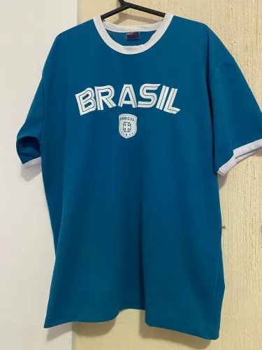 Camisa azul do Brasil
