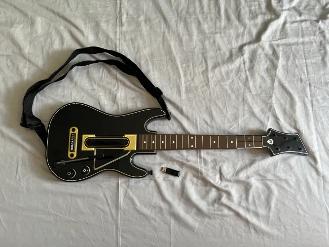 Guitar Hero Live Ps4 - jogo e guitarra