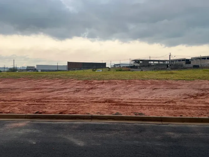 Terreno Res parque dos ipes 