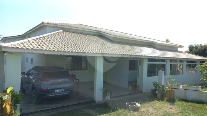 Casa à venda térrea com 3 quartos em condomínio de Chácaras em Sorocaba SP