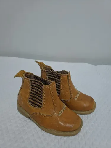 bota infantil wrangler 