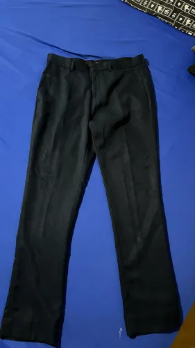 Calça de alfaiataria azul escuro