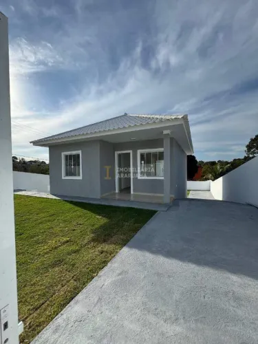 Casa Nova com Piscina em Condomínio  Próxima ao Centro e ao Mar