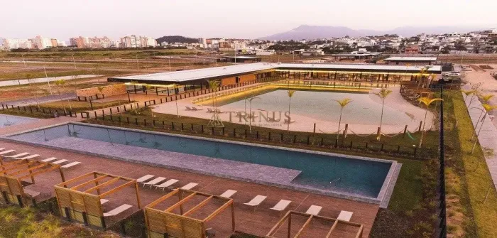 Casa à venda no Condomínio Reserva da Pedra - Fundo para o lago - 3 dormitórios (1 suíte)