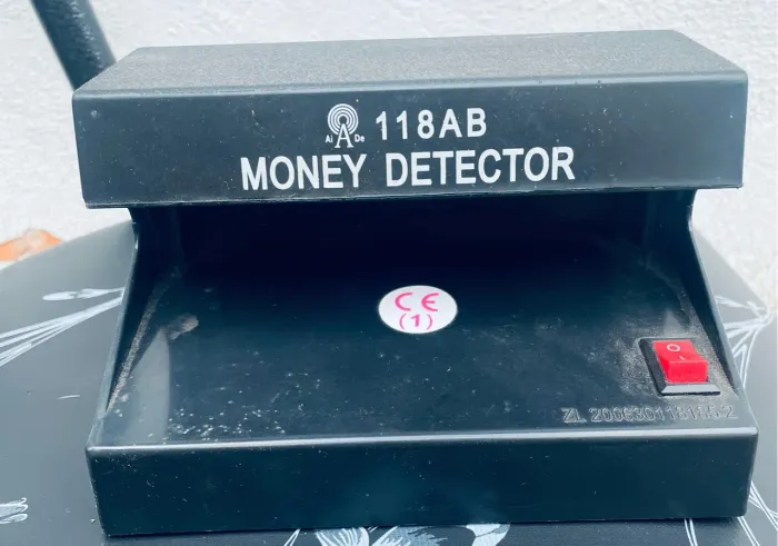 Detector de Cédulas 118AB
