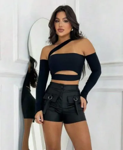Cropped preto