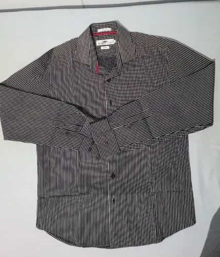 Camisas Sociais em algodão, modelo "de botão / manga comprida"  tamanho "3" 