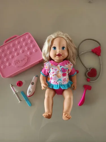 Boneca Little Mommy Doutora com Acessórios