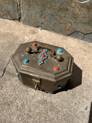 Antigo Porta joias em bronze