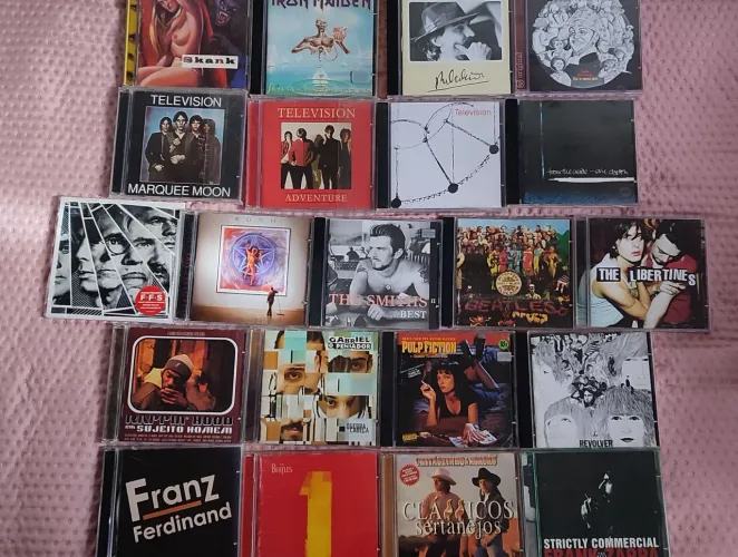 21 CDs originais Beatles,Frank Zappa,Television,Rush,Iron Maiden,Smiths,, Belchior,Sakank