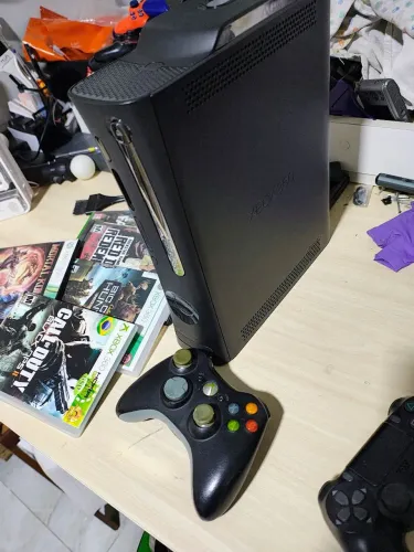 Xbox360 Elite 120gb perfeito 100% funcionando desbloqueado 5 jogos 1 controle 