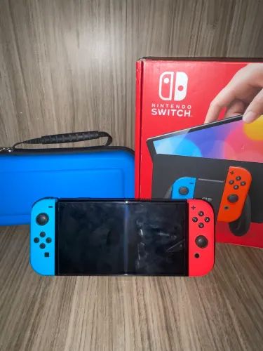 Nintendo Switch OLED + Case