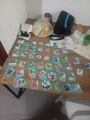 Vendo ou troco figurinhas da copa