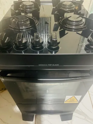 Fogão , microondas,geladeira pequena