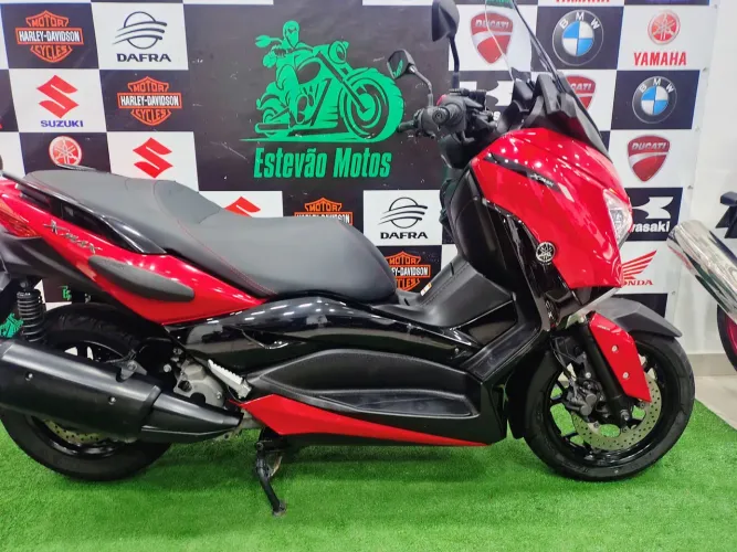 XMAX 250 ABS 2023 VERMELHA MATALICO