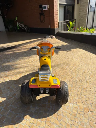 Vendo moto elétrica infantil Biemme para até 7 anos