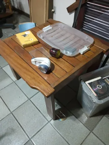 Mesa de centro em madeira de lei