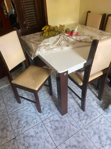 Mesa c cadeiras valor 300 reais