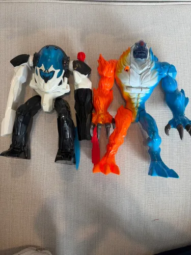 Bonecos do universo Max Steel