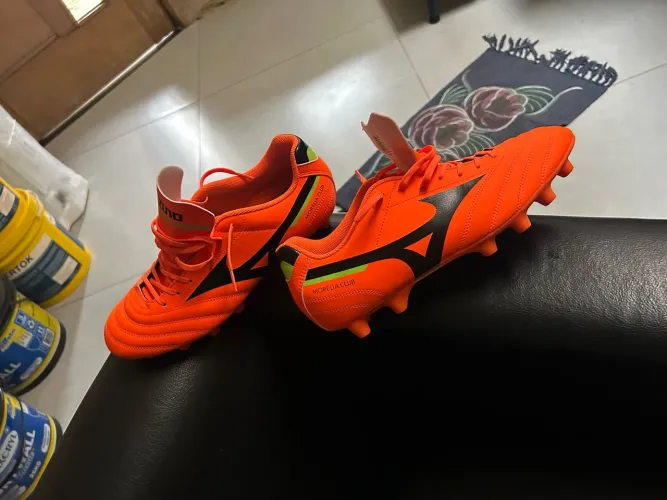 Chuteira de Campo Mizuno Morelia Club Md original e nova, tamanho 40 e 41