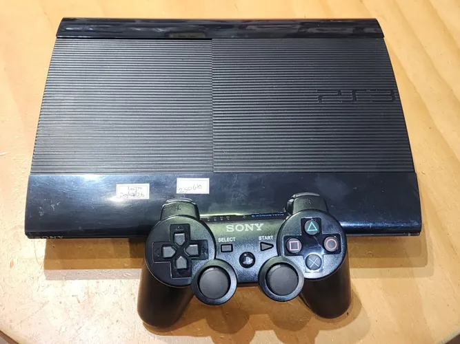 Ps3 s.slim 250gb com 1 controle