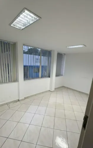 Ponto comercial/Loja/Box para aluguel possui 70 metros quadrados com 2 quartos