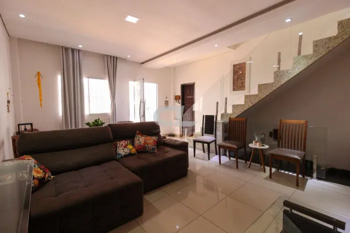 Casa, 6 quartos, 5 suites, 2 vagas