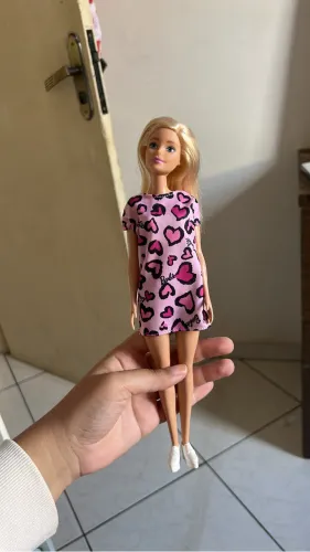 Boneca Barbie Nova Básica 