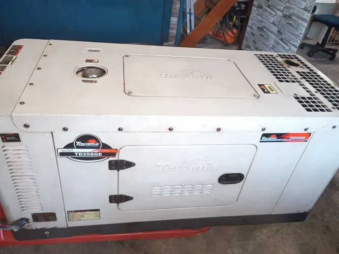 Gerador de energia cabinado silenciado