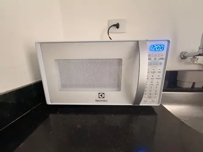 Microondas Eletrolux 20L 220v