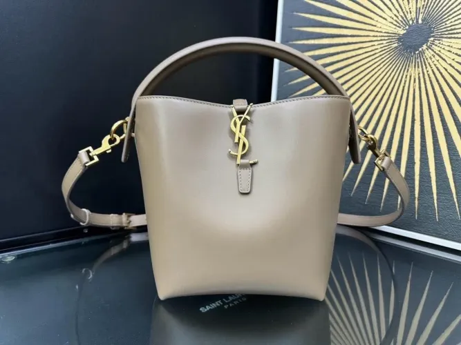 Saint Laurent Bolsa Tote Média Le 37 Queens