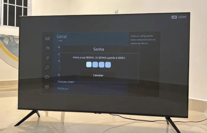 TV Samsung 50 polegadas - No plástico