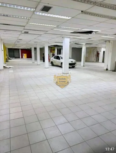 Lojão de 700 m² no Coração de São Gonçalo