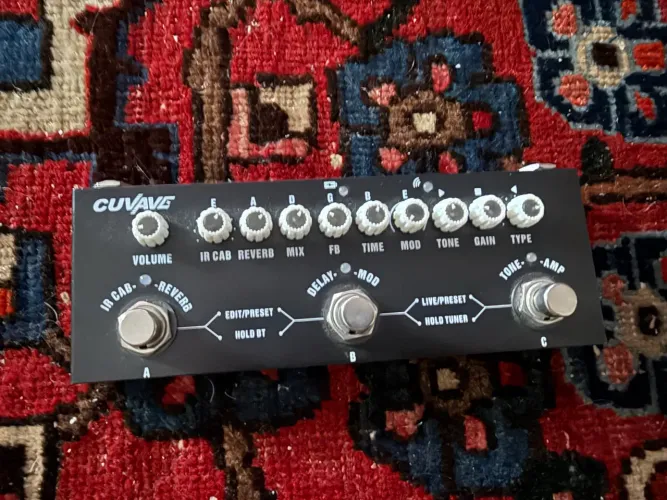 Pedaleira de guitarra Cuvave