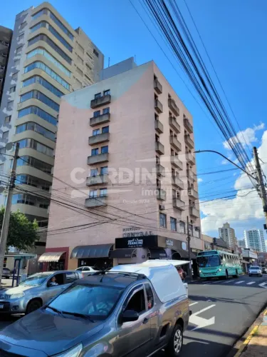Sala comercial bem no centro da cidade, com elevador e banheiro