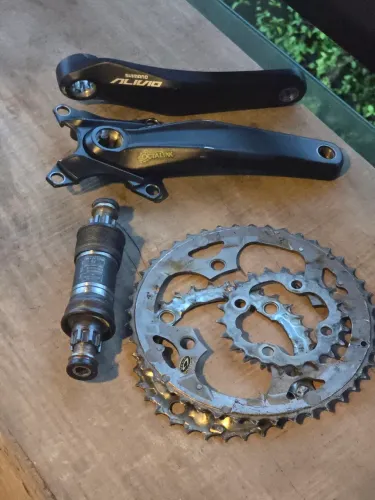 Pedivela Shimano Alivio octalink movimento central e coroas