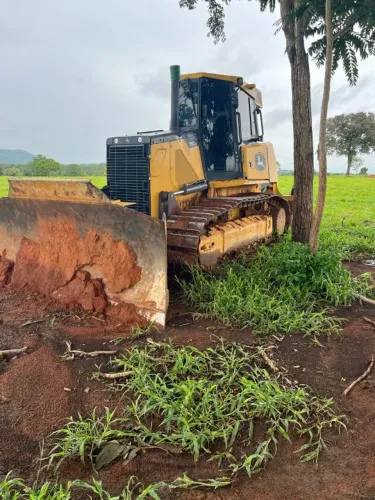 Trator de Esteira John Deere 750J II Semi Zero
