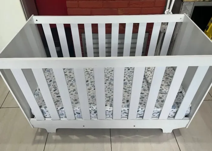 Berço e colchão