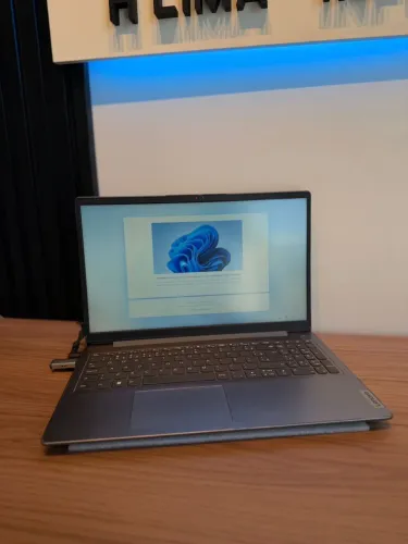 Notebook Lenovo IdeaPad 3 15ITL6 (i7 11ª Ger | 16GB RAM | SSD 512GB) - Tela 15.6"