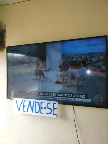 Vende-se um tv smart Philips 49 polegadas não tem defeito, 