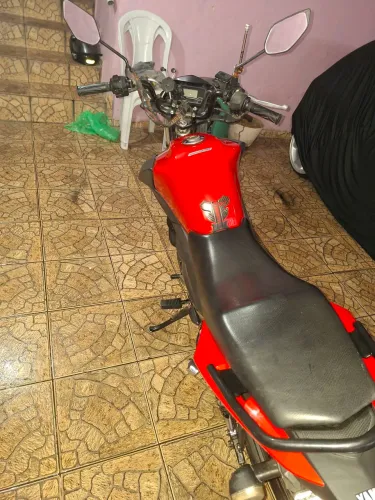 Moto factor, unico dono, só usada para ir até a empresa. Nunca usada para trabalho.