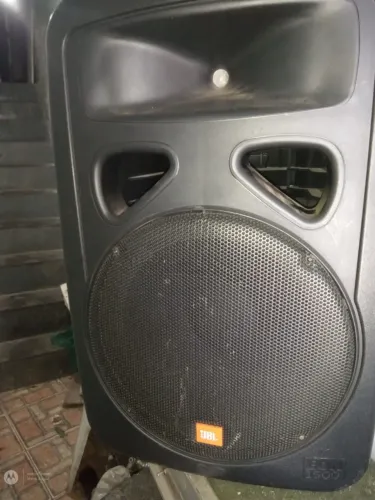 Caixa JBL passiva praticamente nova importada 
