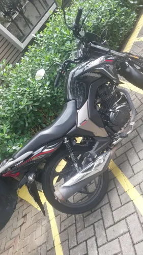 Moto em excelente estado.