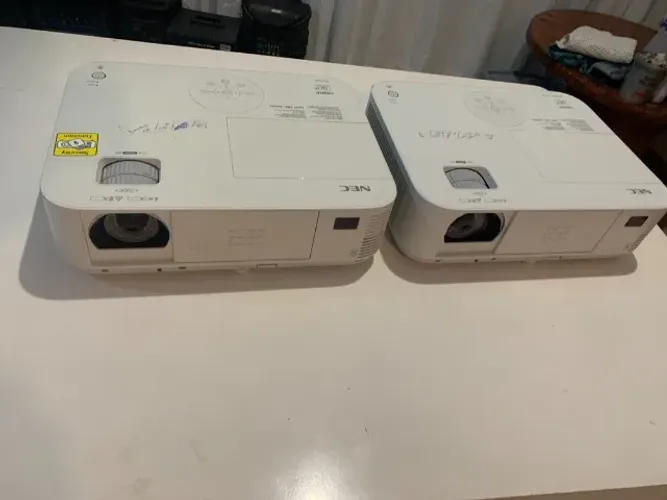 Projetor NEC M323W 3200 Lumens Usado defeito 1 HDMI
