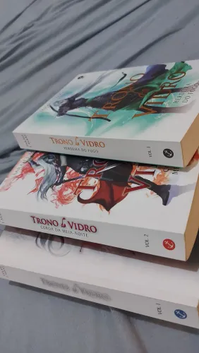 VOLUME 1,2 E 3 DE TRONO DE VIDRO